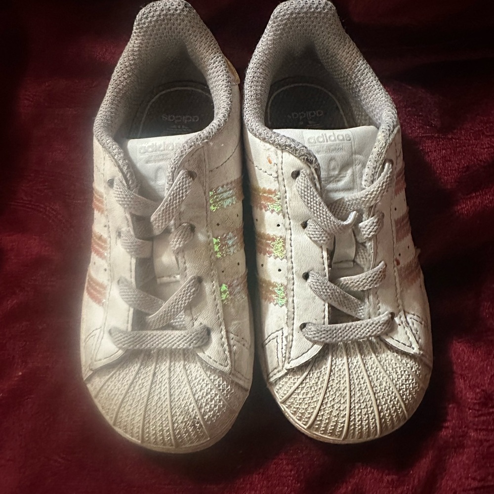 adidas‎ Kids White Sneakers with Iridescent Pink Stripes